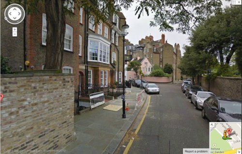 A street scene in Swan Walk, Chelsea, the address given by John  Wyman. This is a screen grab from a Google maps street view.