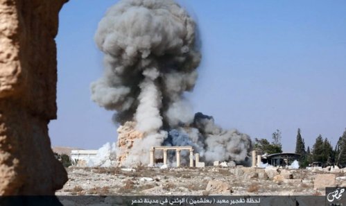 ISIS destroys Roman monuments in Palmyra